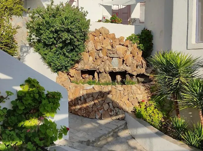 Hotell Porto Sikinos Alopronia