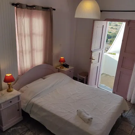 Porto Sikinos Hotel Alopronia