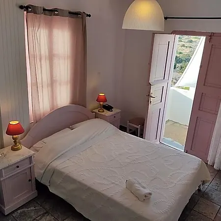 Porto Sikinos Hotel 2*